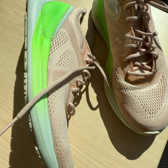 Lululemon Athletica 8.5 EUC “Blissfeel” pink and Neon Green Athletic Shoes - Picture 13 of 15